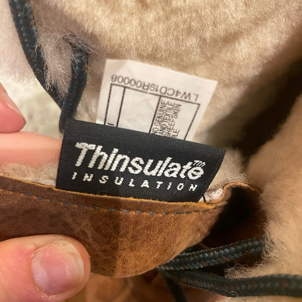 Excellent Condition Fully Waterproof Ugg Fur Line… - image 2